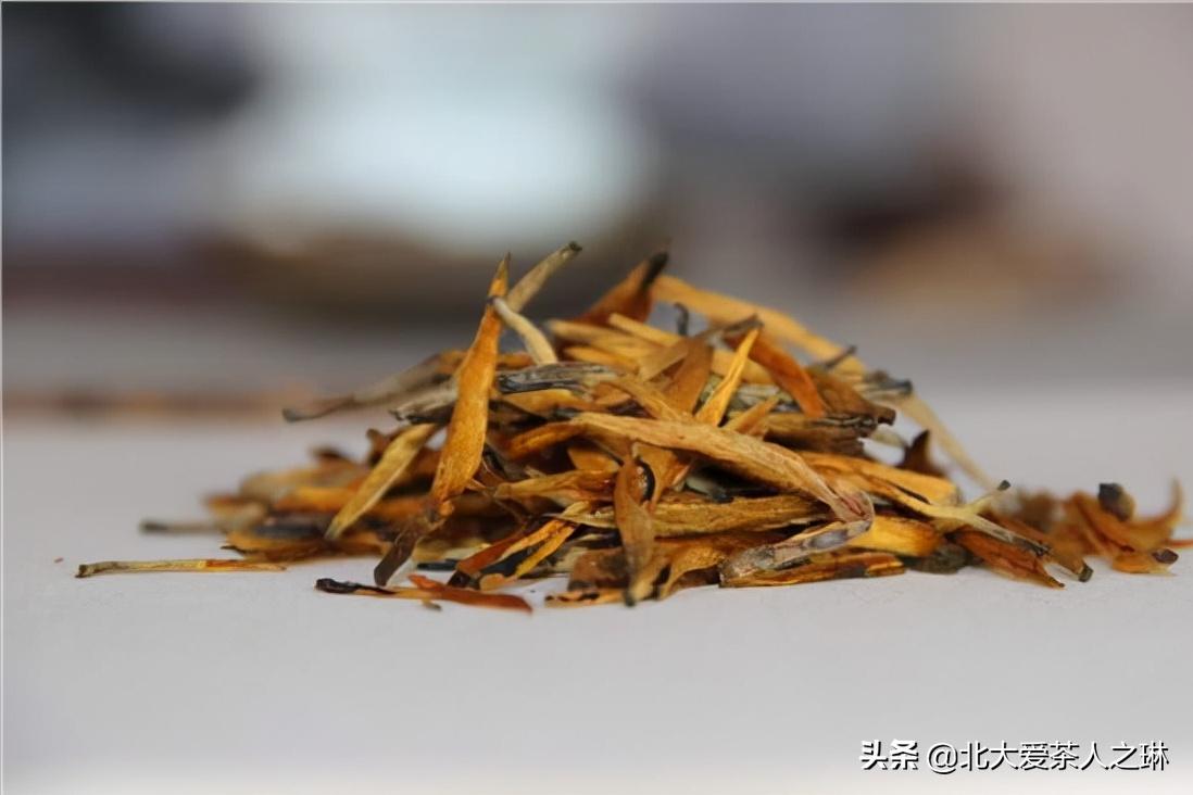 一杯好的红茶温暖了整个秋天,秋天喝红茶的好处和坏处