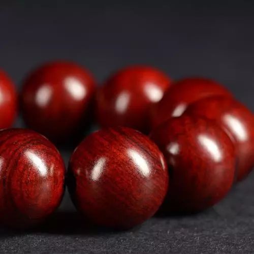 木质手串沉水的好还是不沉水的好,木质手串密度最硬的木材有哪些