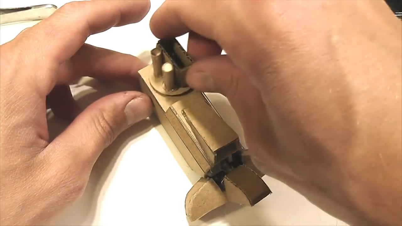 手工制作玩具机器人小视频,纸板机器人手工制作教程