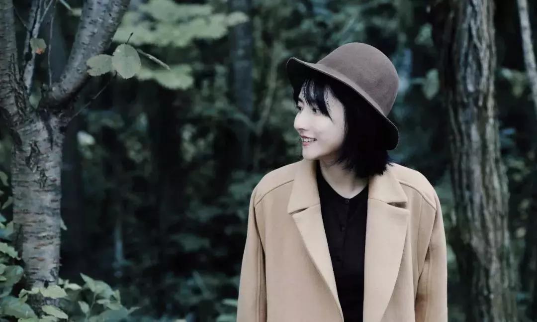 菜吧:她不上班也不靠脸吃饭,住2层小楼,过上了别人做梦都要的日子