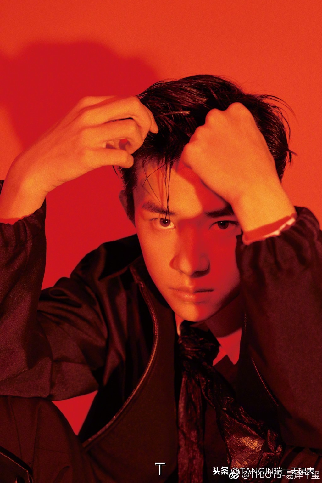 从男孩到男人，易烊千玺变得让人猝不及防