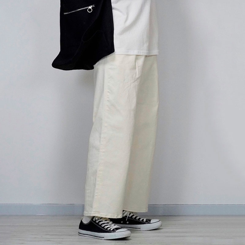 男牛仔裤搭配匡威帆布鞋,匡威帆布鞋搭配什么裤子最好看