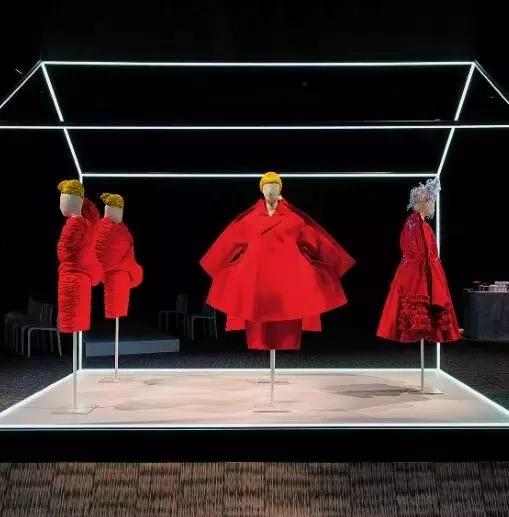 川久保玲年轻时的照片,川久保玲经典作品