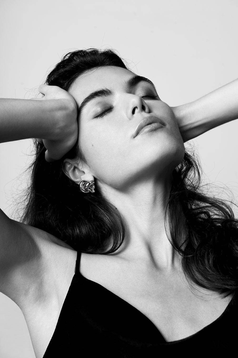 有时候质感就体现在小小的配件上，一件可以陪你穿梭日常的珠宝