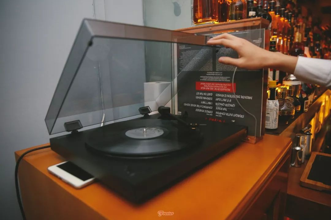 海口小众酒吧指南|放下手机,跟我喝酒去