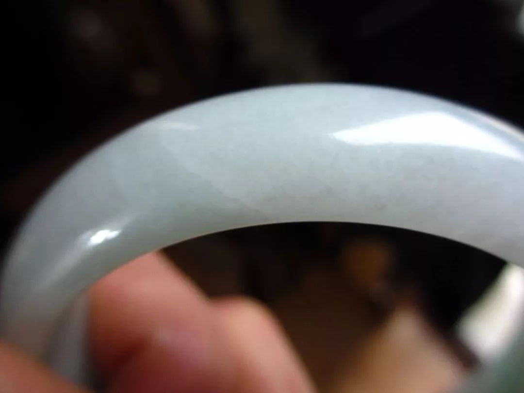 手镯磕裂了怎么处理,手镯有裂怎么修补