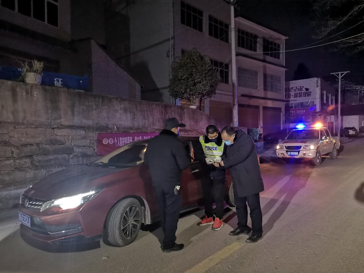 共同战疫牢记使命人大代表在行动,众志成城抗疫情人大代表做表率