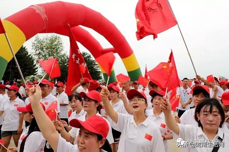 我叫成县,这是我2019年的自拍照