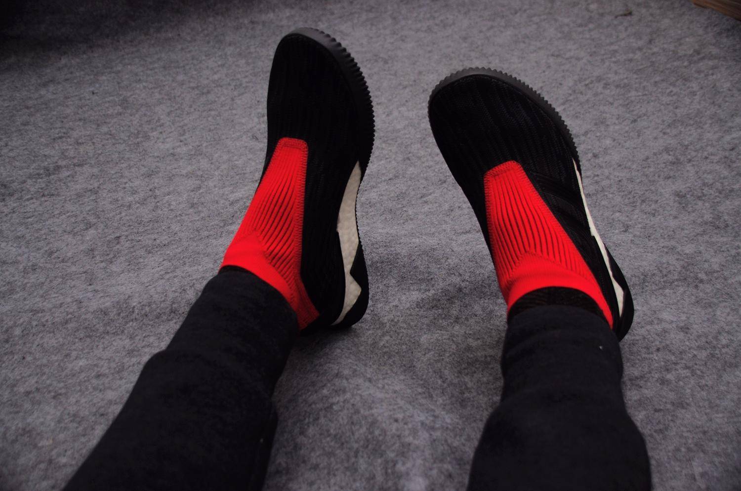 足球鞋predator黑红,predator足球鞋19.4