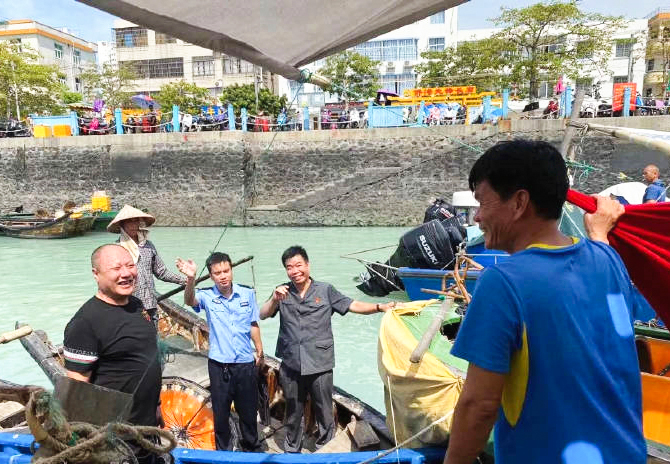 身边的榜样人物文章,身边的榜样家国情怀