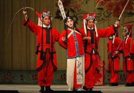 窦娥临死前发下三桩毒誓，除了六月飞雪，另外两桩毒誓是啥？