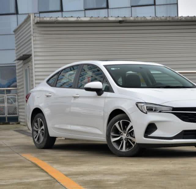对比思域的国产轿车,别克威朗2020款领先型落地多少