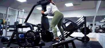 腿部训练哑铃深蹲怎么做,最锻炼大腿部肌肉的深蹲方式