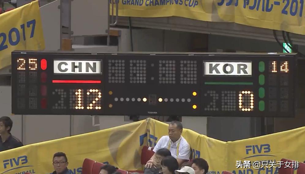 女排连续发球得分,朱婷连发三球中国女排惊天逆转