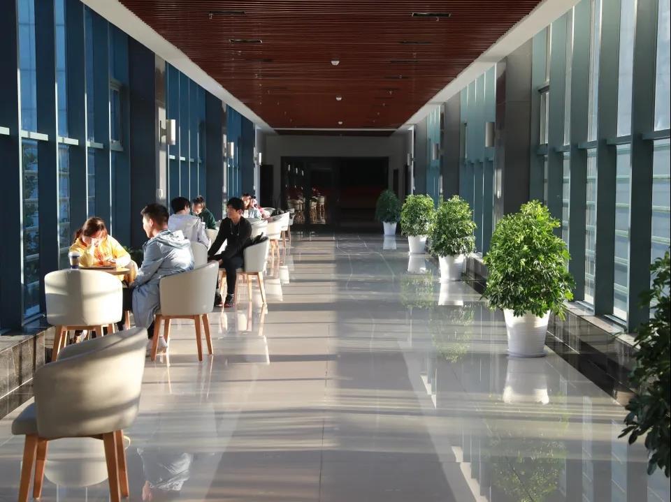 西安最豪华的大学图书馆,最豪华食堂大学