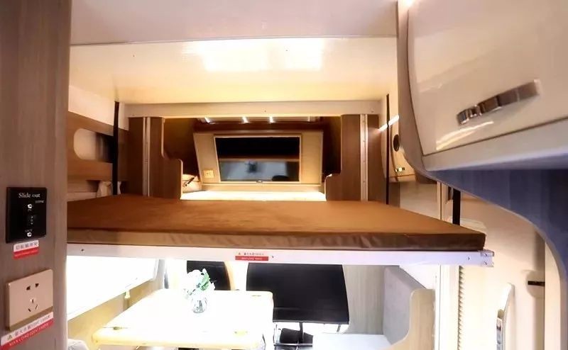 澶у瀷鏅鸿兘鍌ㄥ瓨浠撳簱,椋炵鎴胯溅ad02