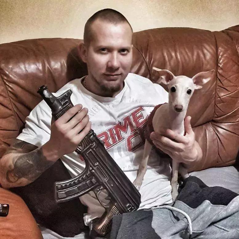 AK-47伏特加，千万别对口喝别人会认为你要自杀