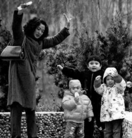 37针不打麻药，翻开皮肉剔除毛囊，做变性手术的金星曾有多痛苦？