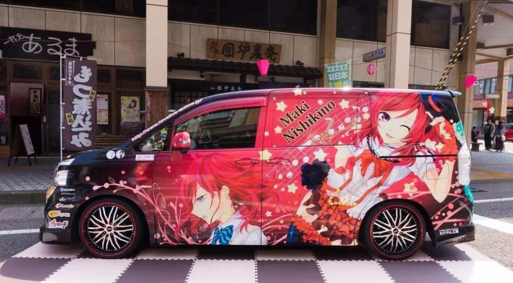 cos压坏汽车,痛车coser处理结果