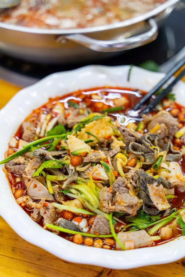 用3年干倒周边牛杂店！柳州80后“牛杂王”的逆袭之路