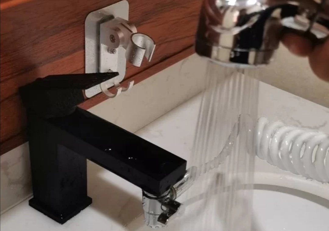 洗头用热水还是冷水有利于长头发,头发白夏天可以用凉水洗头吗