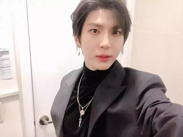 exo所有成员受伤记录,exo颁奖典礼受伤