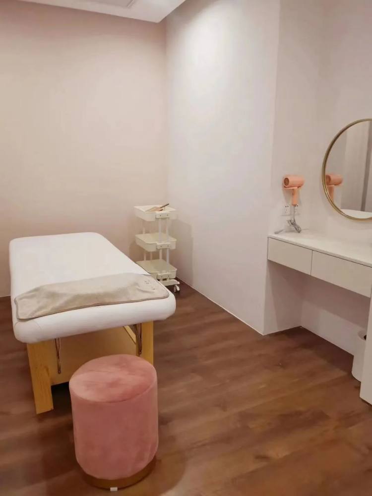 玖拾喜纤体生活美容工作室，满足年轻人按摩的刚需