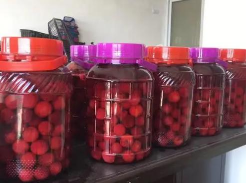 不够新鲜的杨梅可以做杨梅干吗,杨梅吃不完可以做成什么