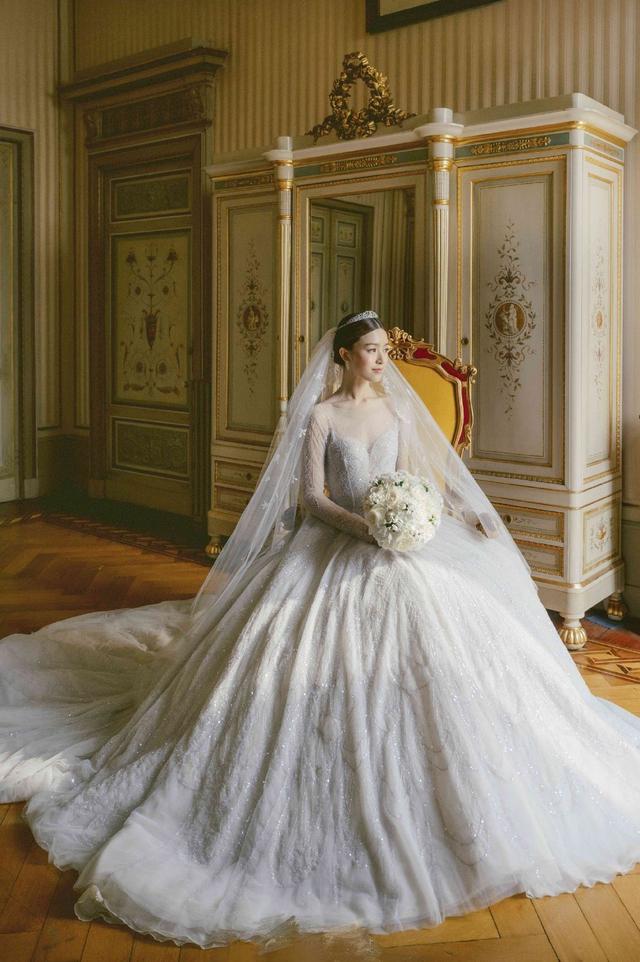 女明星婚纱造型你喜欢哪一款,哪些明星同款婚纱好看