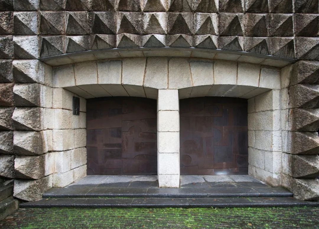 Church丨粗野的力量与信仰