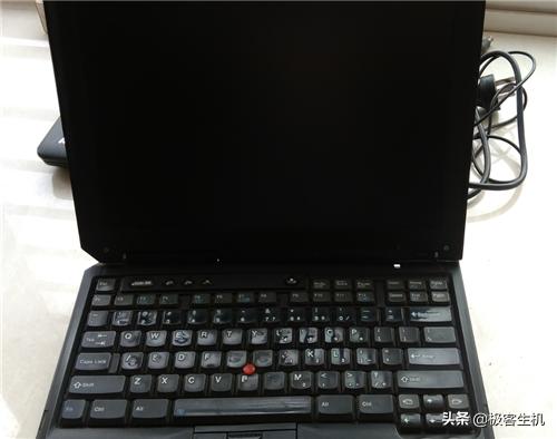 旧笔记本怎么改造成电视,废旧笔记本显示屏改电视