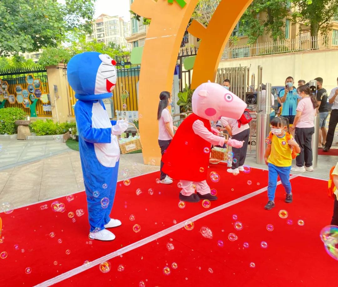 番禺|桥南的“神兽回笼”了!新学期第一天,孩子们这样过