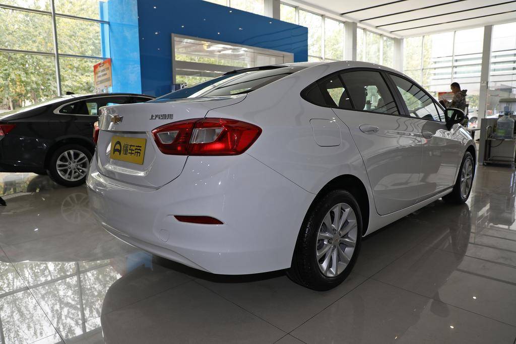 雪佛兰科鲁兹轴距是多少,雪佛兰科鲁兹多宽