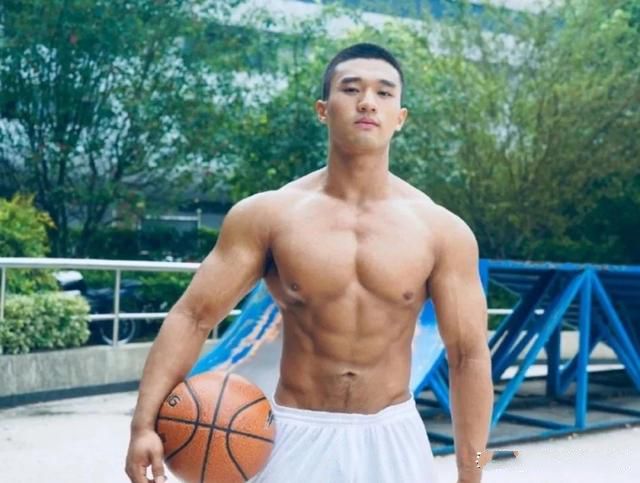 健身小腿粗壮如何变细,健身腿变粗男生