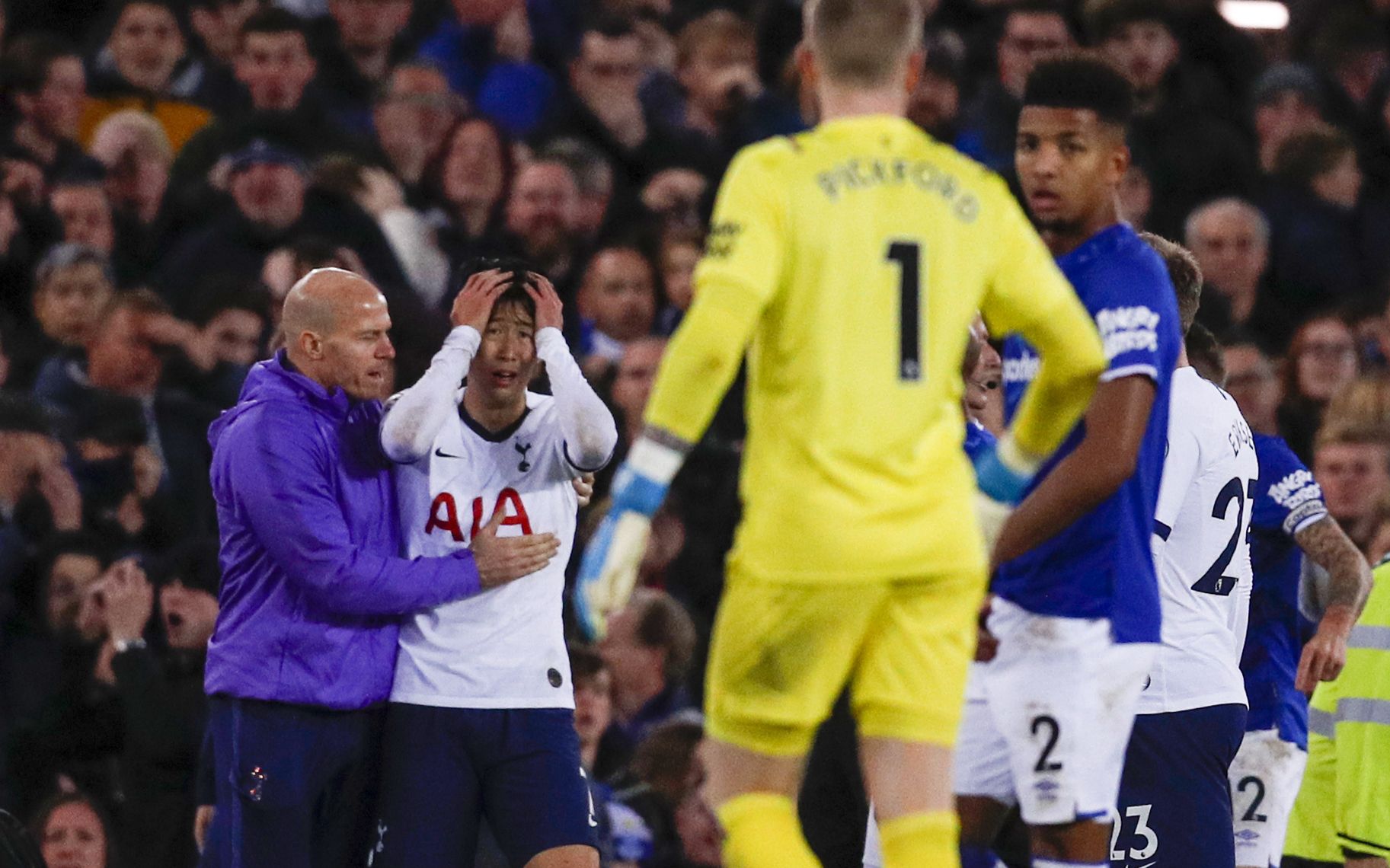 本性难移！孙兴慜恶劣犯规后演技拙劣，韩国人就这样黑掉的意大利