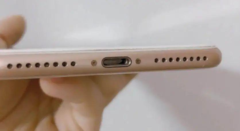 oppo手机进水怎么把水抖出来,手机进水了一直是耳机模式怎么办