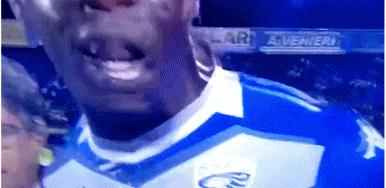 巴神进球后被自家球迷嘲讽,巴神离场与裁判吵架致球队丢球