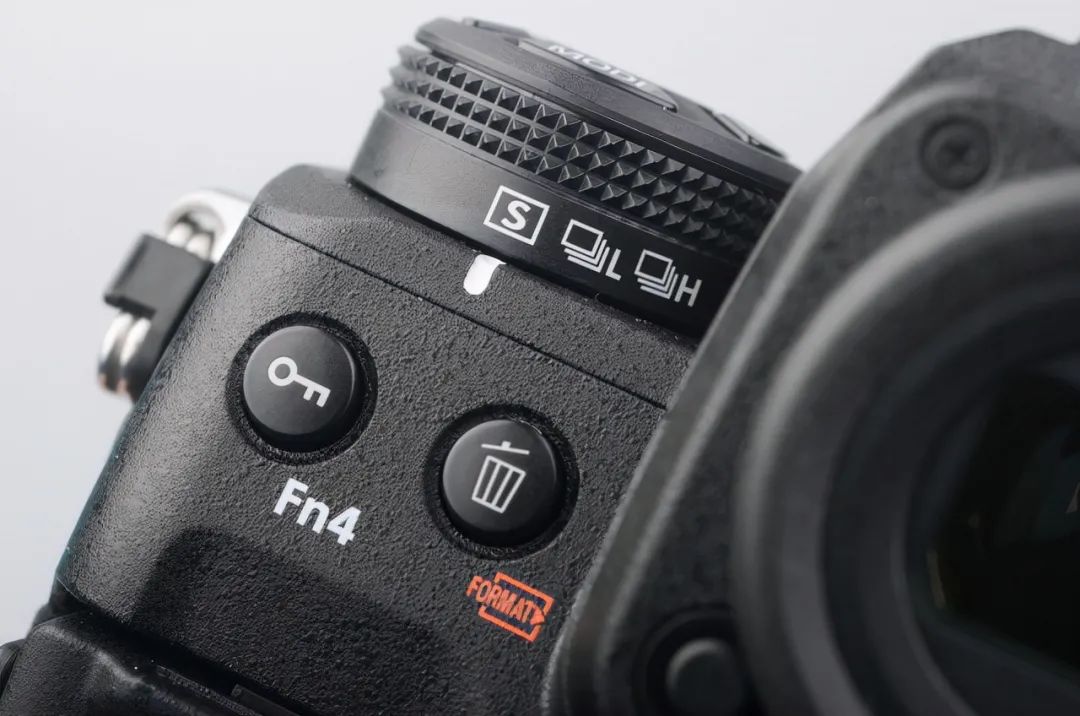 灏煎悍z100-400璇勬祴,灏煎悍z70-2002.8s