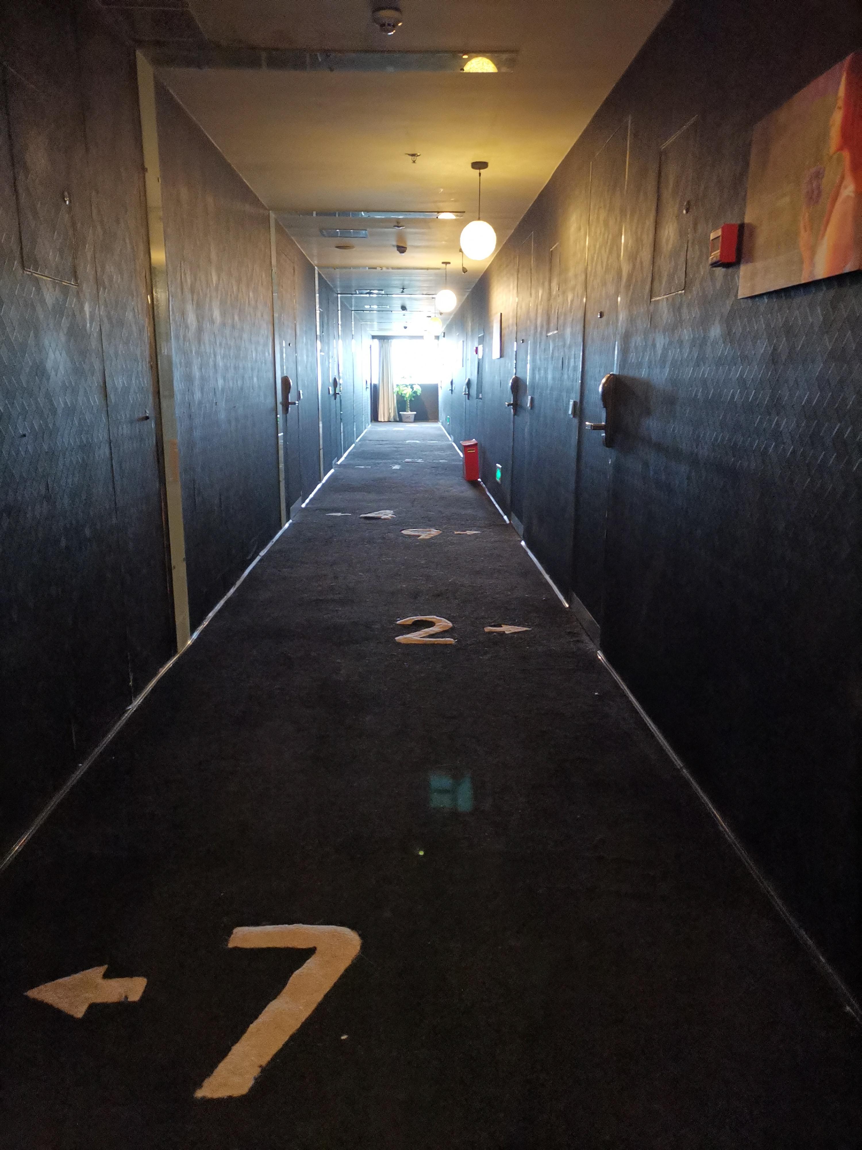 天气很热幼儿要玩水该怎么办,零下1度的气温孩子戏水