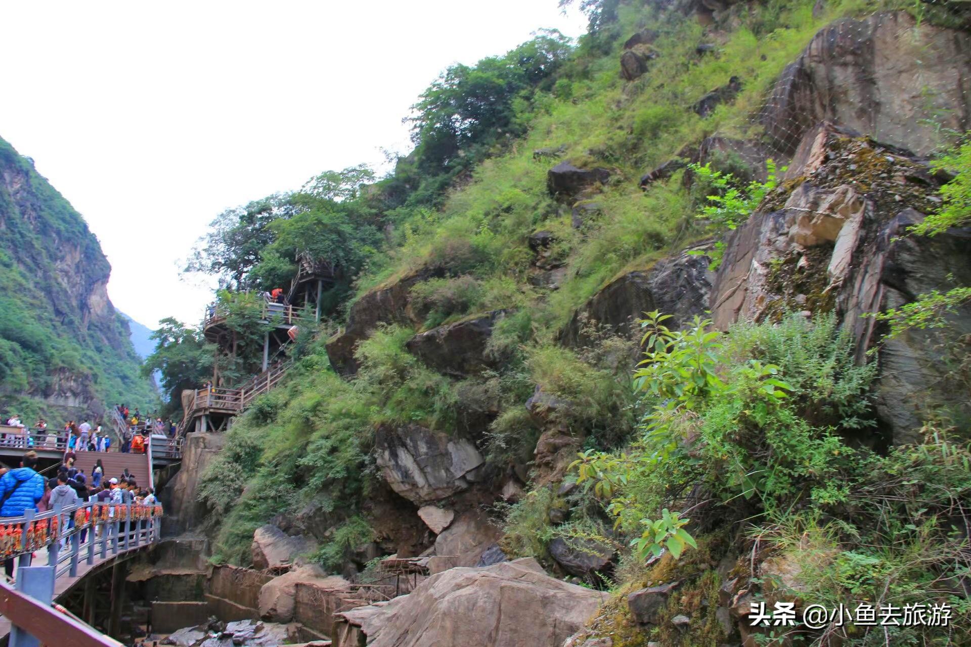 带你看虎跳峡的惊涛骇浪,去虎跳峡看惊涛骇浪