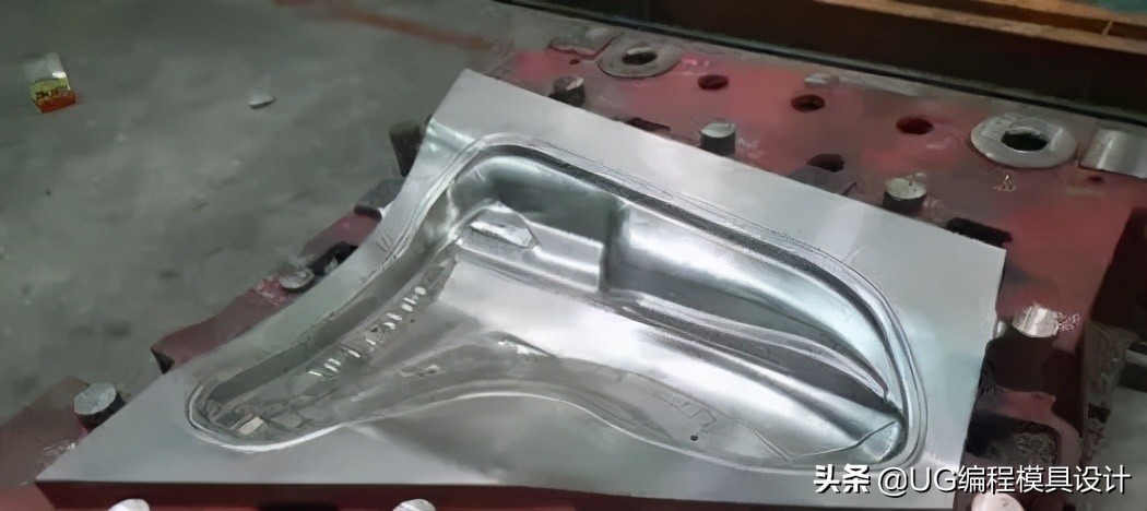 在工厂里打工真的很丢人吗,在模具厂上班对身体有什么影响