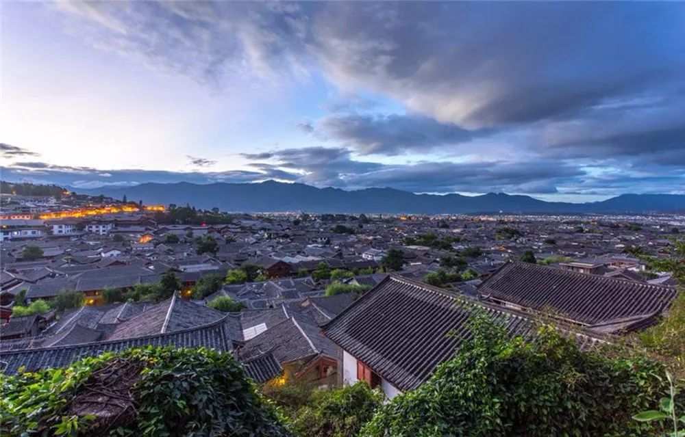 一晚80000，历时10年，耗资33亿的上海安缦，...