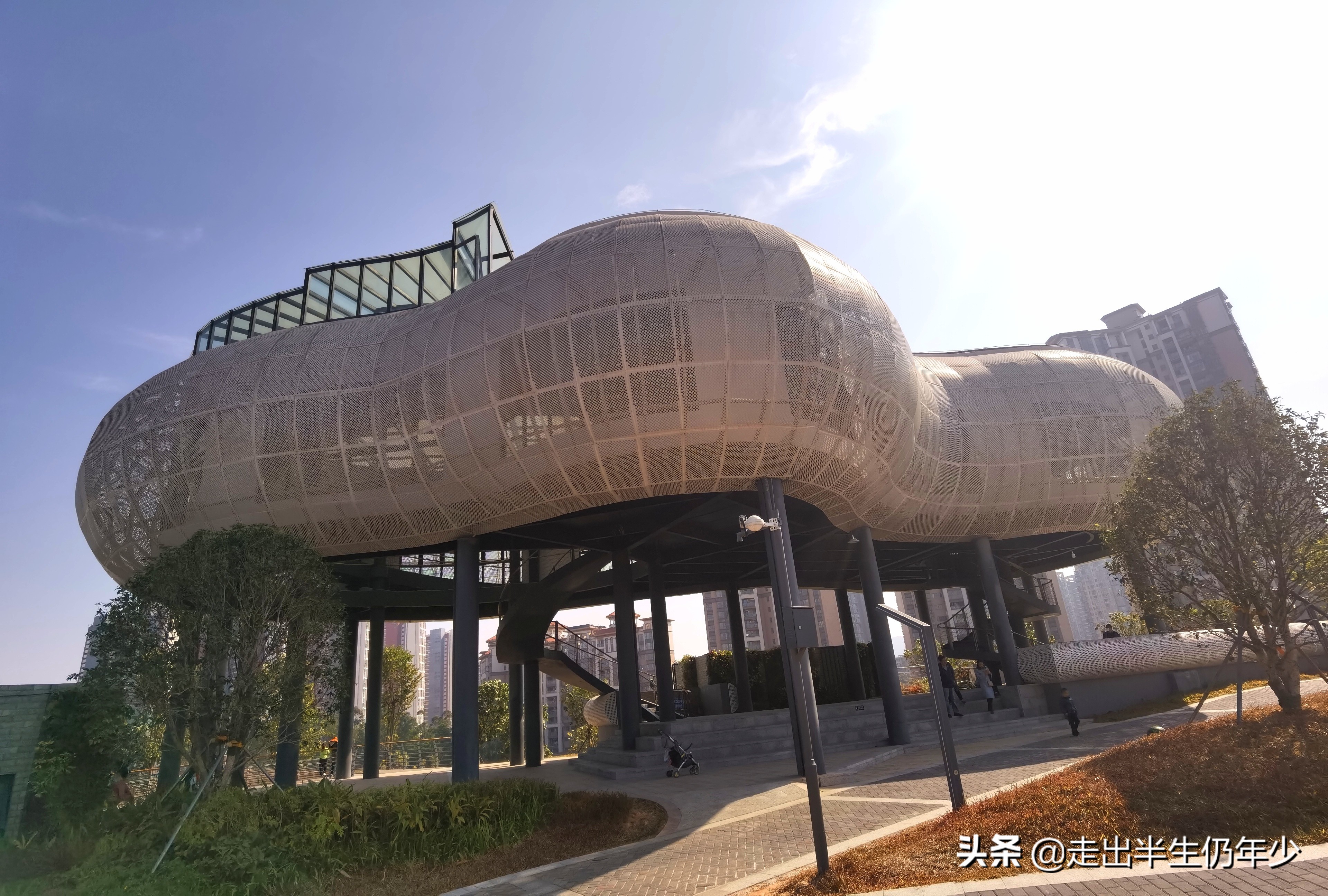 深圳有多少个公园景点,深圳室内足球场