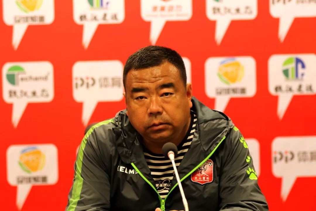 7年210场！他在*疆新**足球的功与过，只能留给历史去评述了