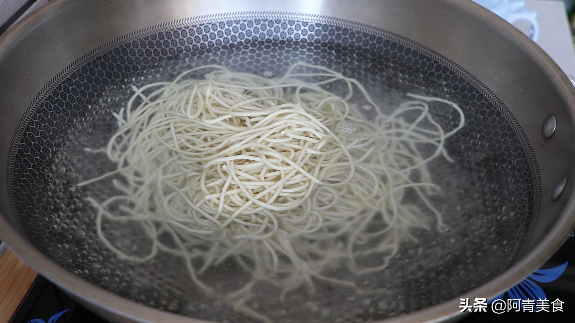 外面卖的热干面怎么做,热干面武汉正宗做法开店商用