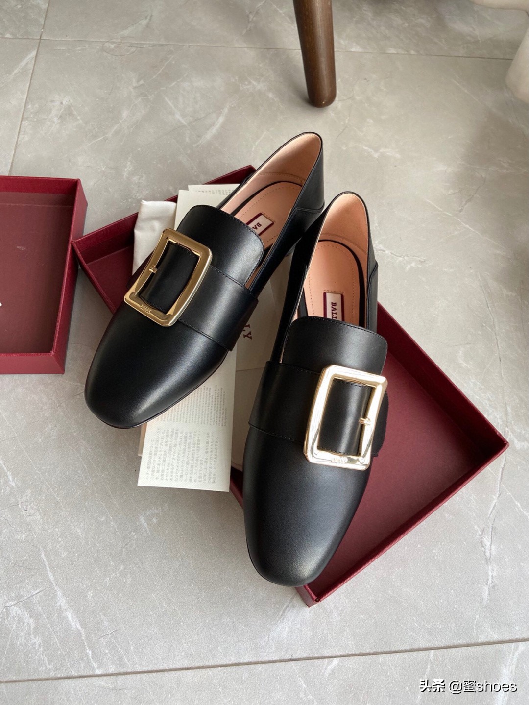 女士气质中跟鞋软皮,女士气质中跟鞋30岁