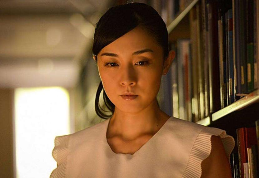 女生失恋后遭前男友裸照威胁自杀,谁该对失恋负责?