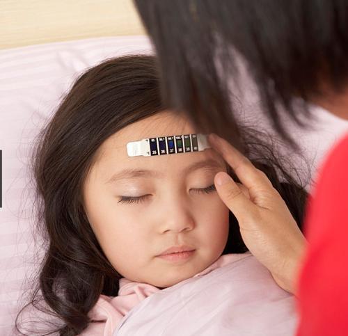 宝宝腹泻发烧要多久,宝宝发热腹泻去医院会怎么治疗