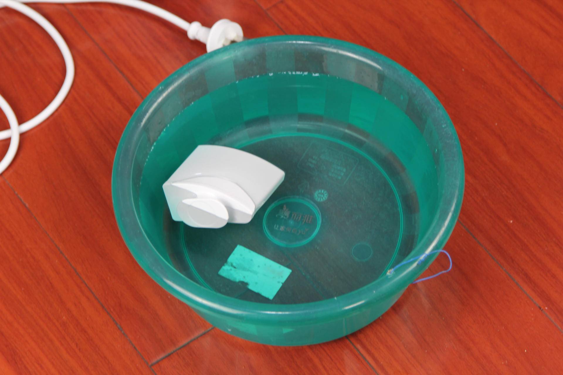 干湿两用蒸汽熨斗使用方法,家用熨烫蒸汽熨斗