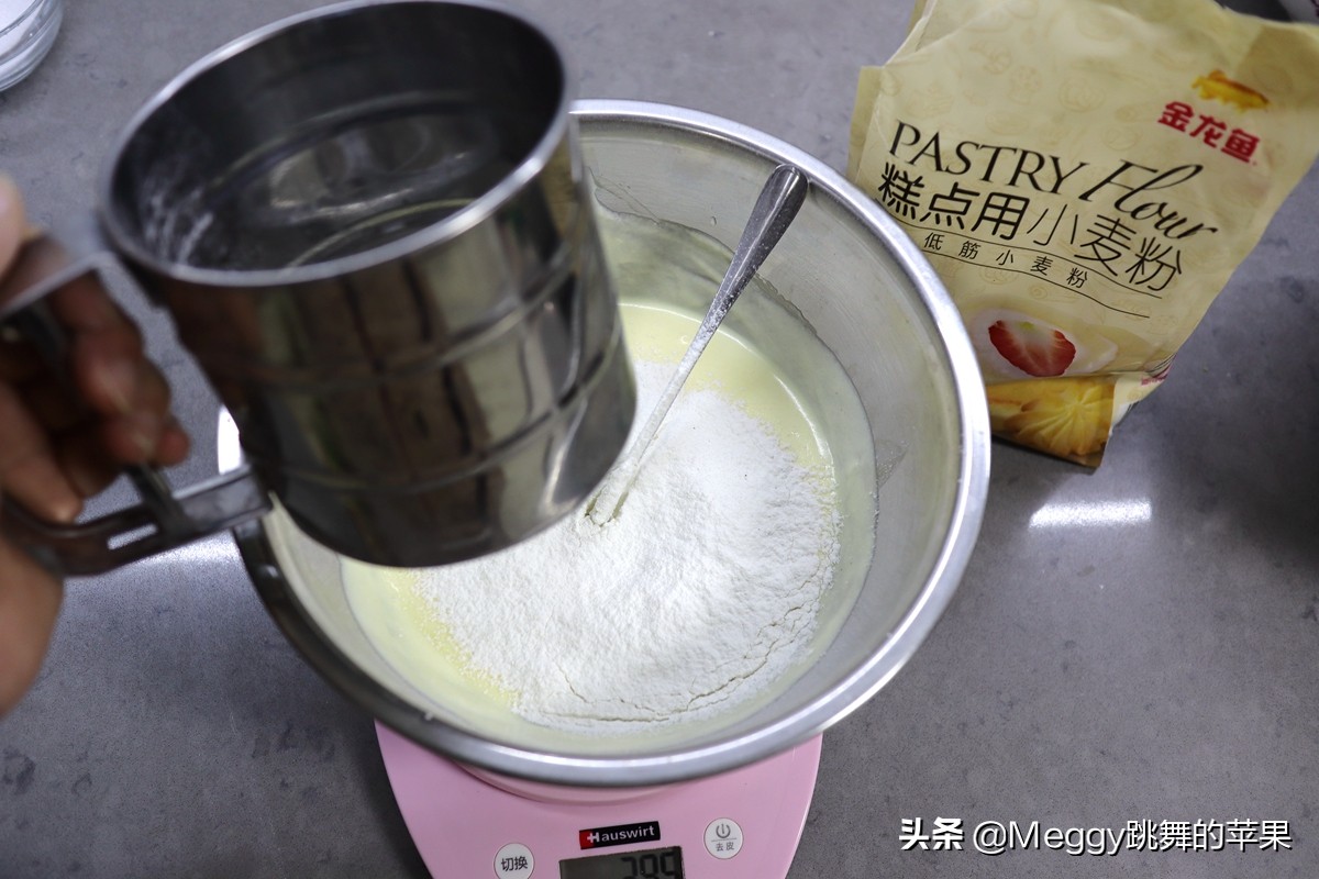 2个鸡蛋蛋糕超级简单零失败,2个鸡蛋1碗面粉不用烤箱教你做